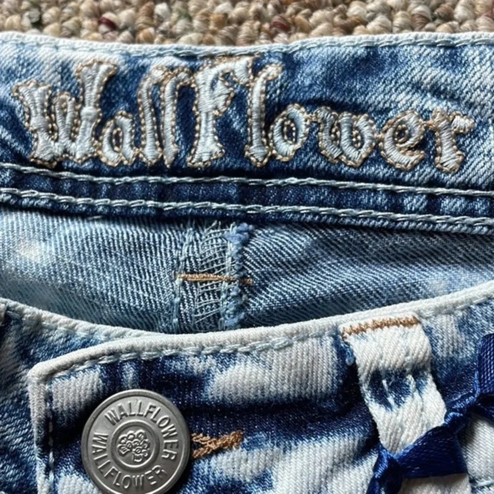 NWT‎ Girl's Wallflower Capri Jeans Size 5